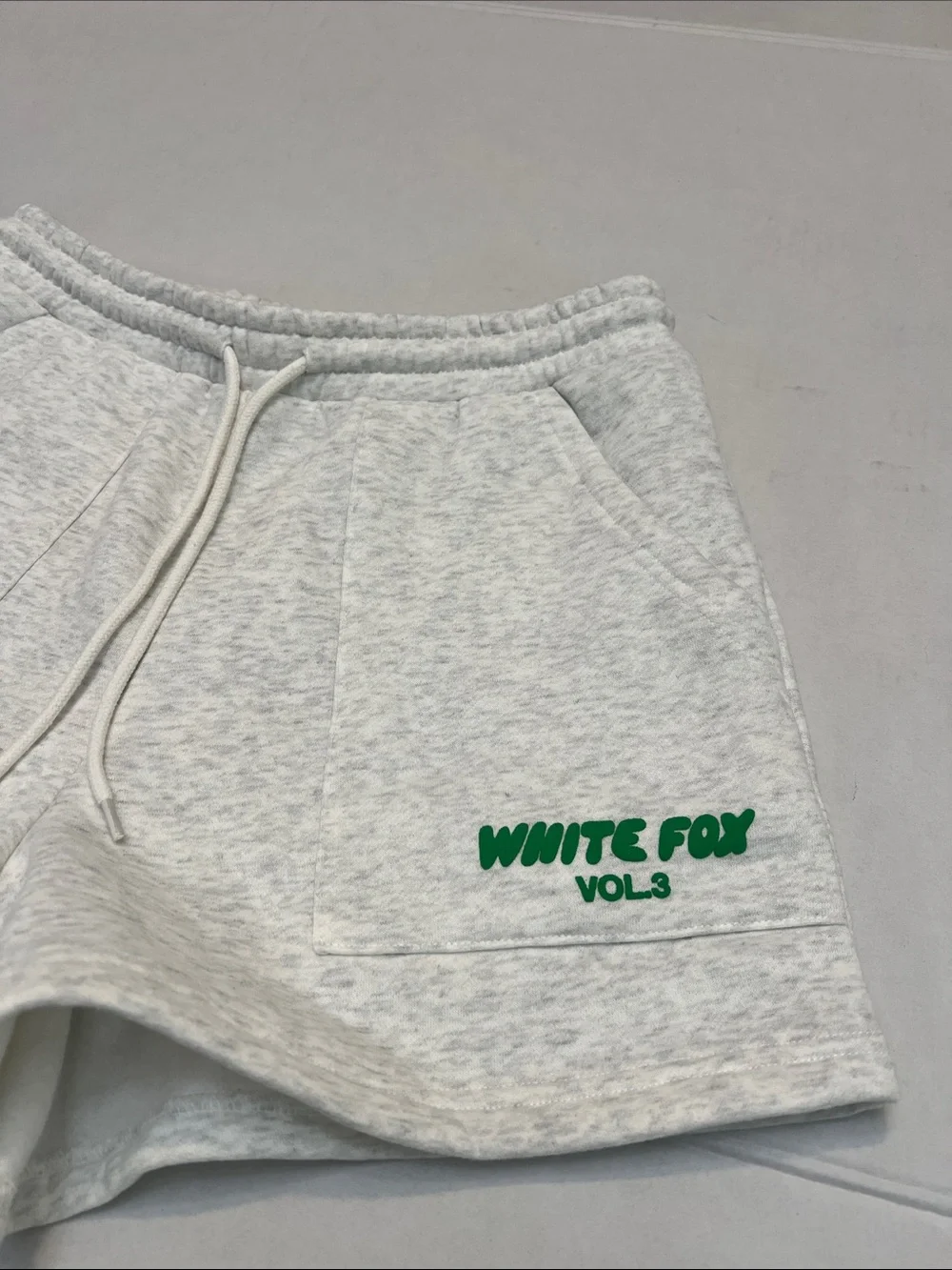 White Fox Boutique Vol. 3 Offstage lounge shorts in glacier grey with green M